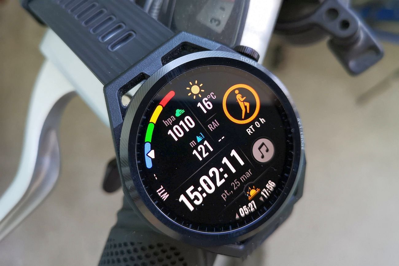 Huawei Watch GT Runner - świetny zegarek do biegania i na rower