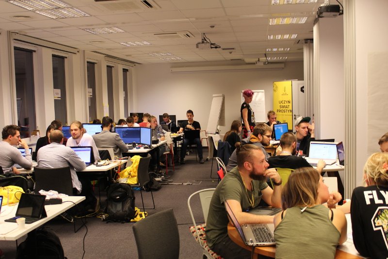 Uczestnicy pierwszej edycji Ultra Innovation, hackathonu zorganizowanego przez home.pl.