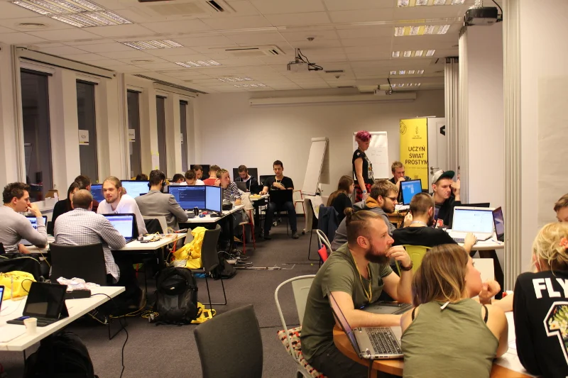 Uczestnicy pierwszej edycji Ultra Innovation, hackathonu zorganizowanego przez home.pl.