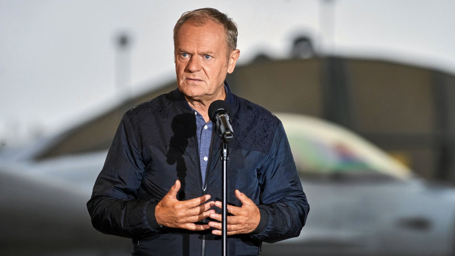 Donald Tusk: Podatek Morawieckiego od aut spalinowych trafia do kosza