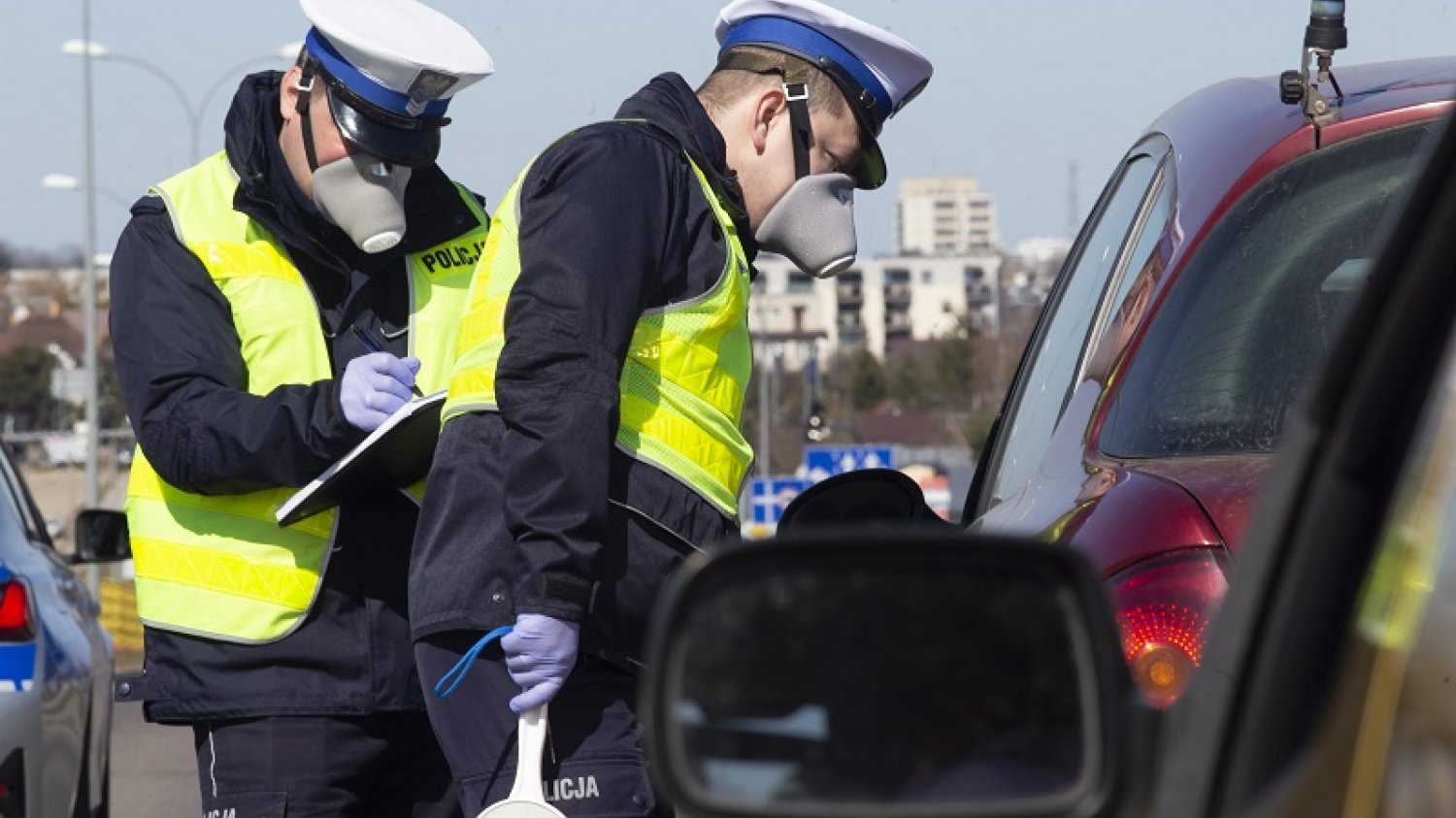 Czy kierowcom grożą mandaty za poruszanie się w dzisiejszą noc?