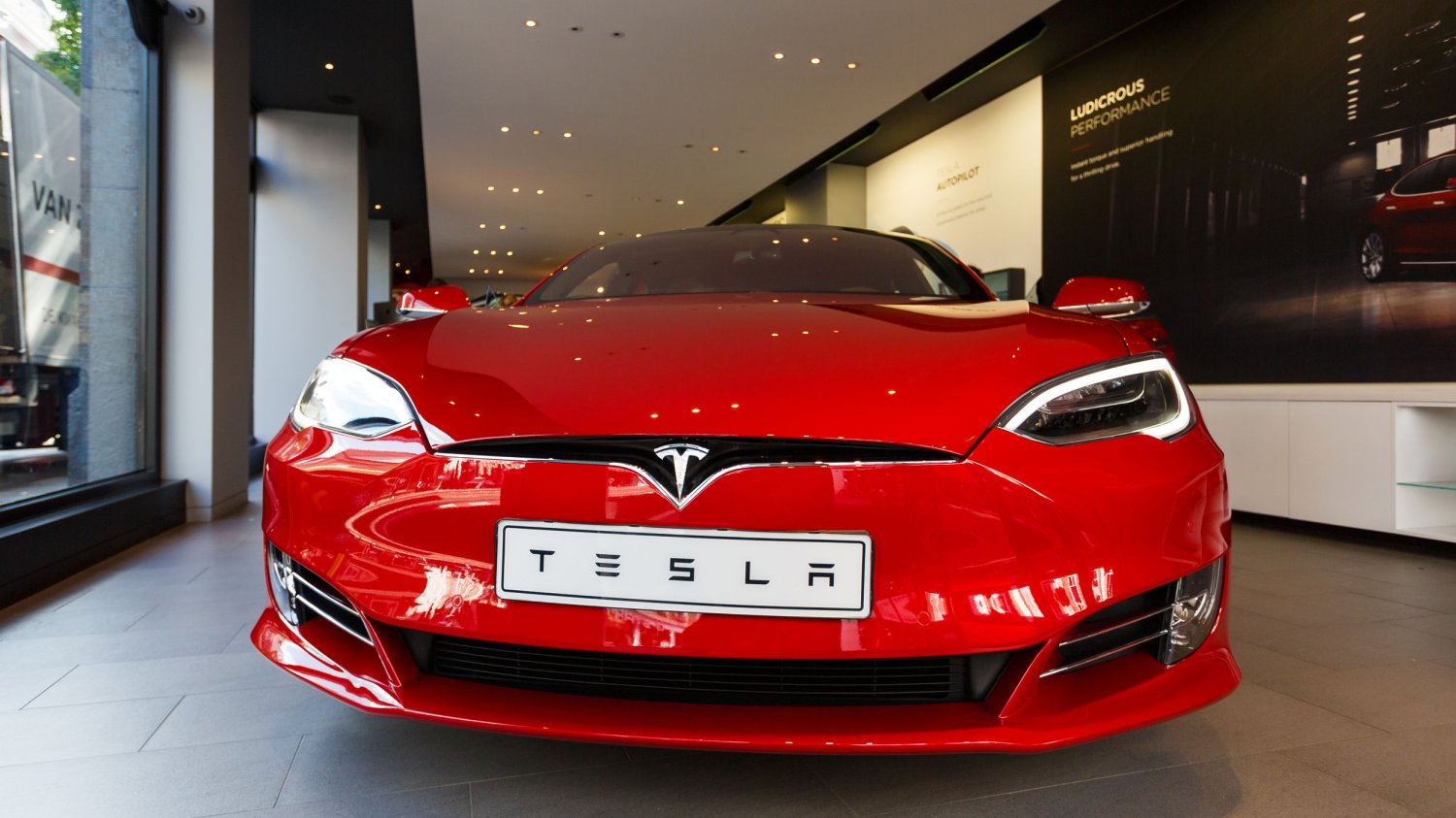 Tesla w cenie VW Golfa? To możliwe.