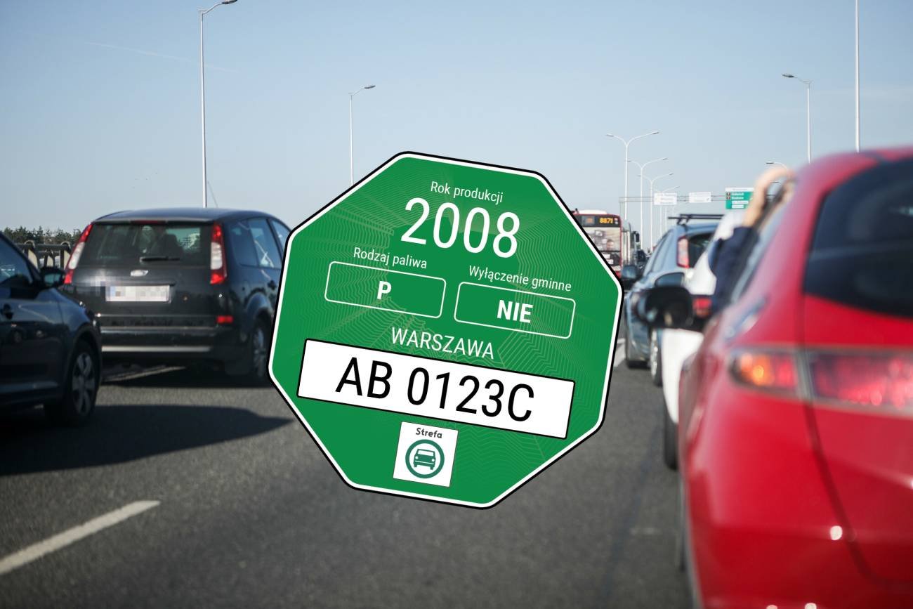 Samochody w korku i nalepka SCT