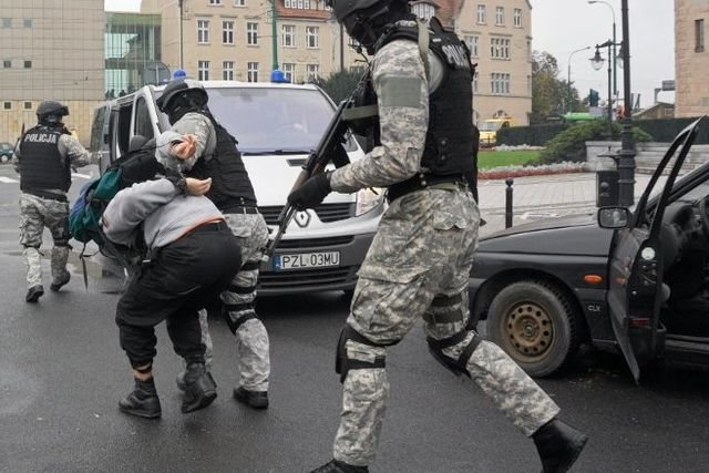 CBŚP zlikwidowało dwa domy publiczne. W jednym działał nawet bankomat