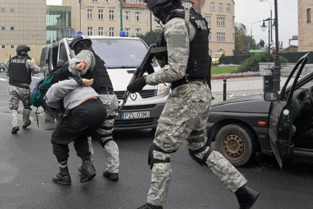 CBŚP zlikwidowało dwa domy publiczne. W jednym działał nawet bankomat