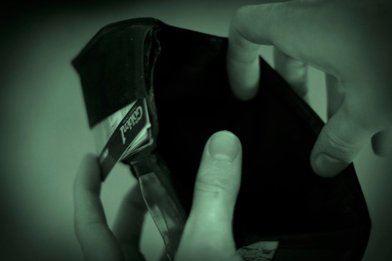 Studentów ubywa, ale rosną ich długi. Są winni uczelniom ponad 10 mln zł.