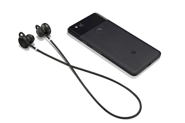 Słcuhawki Pixel Buds i smartfon Pixel. Ten zestaw pozwoli na żywo przetłumaczyć rozmowy w 40 językach
