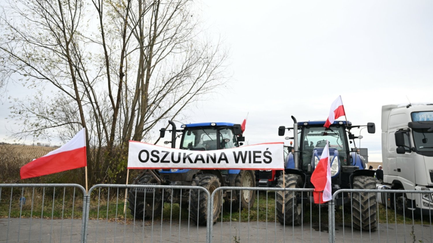 Minister infrastruktury poinformował o podpisaniu porozumienia z polskimi przewoźnikami.
