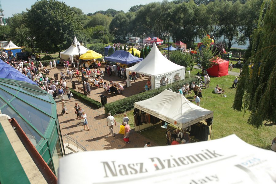 "Nasz Dziennik" publikował reklamy MPiT, a resort w zamian produkował różańce.