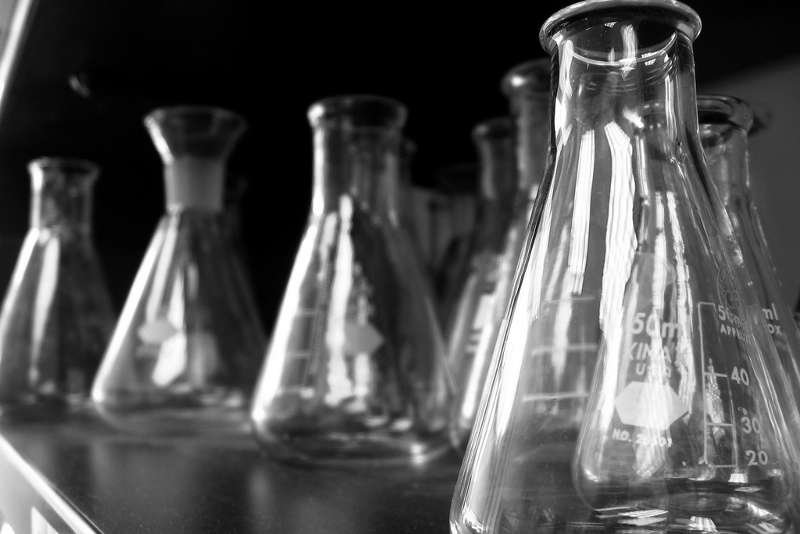 Pakt dla Nauki - jak wyglądają propozycje mające odmienić oblicze polskiej nauki? Miejscami zbyt ogólne i nieprecyzyjne