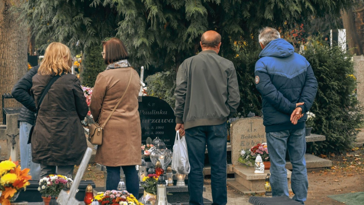 Pierwszy raz w historii Polski urny wygrywają z trumnami. Cicha rewolucja na cmentarzach