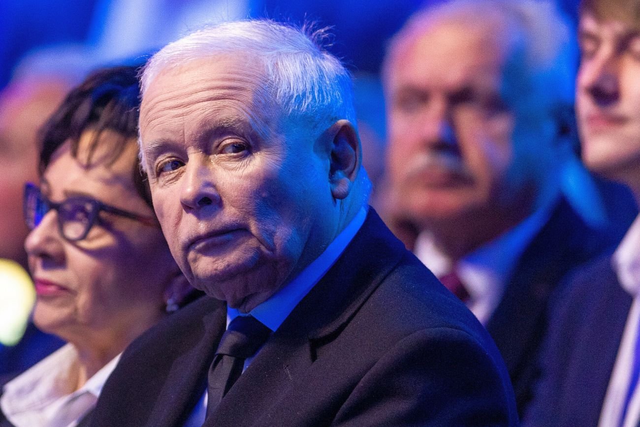 Posłowie PiS złożyli projekt ustawy o zmianie Konstytucji. Jaki jest ich cel?