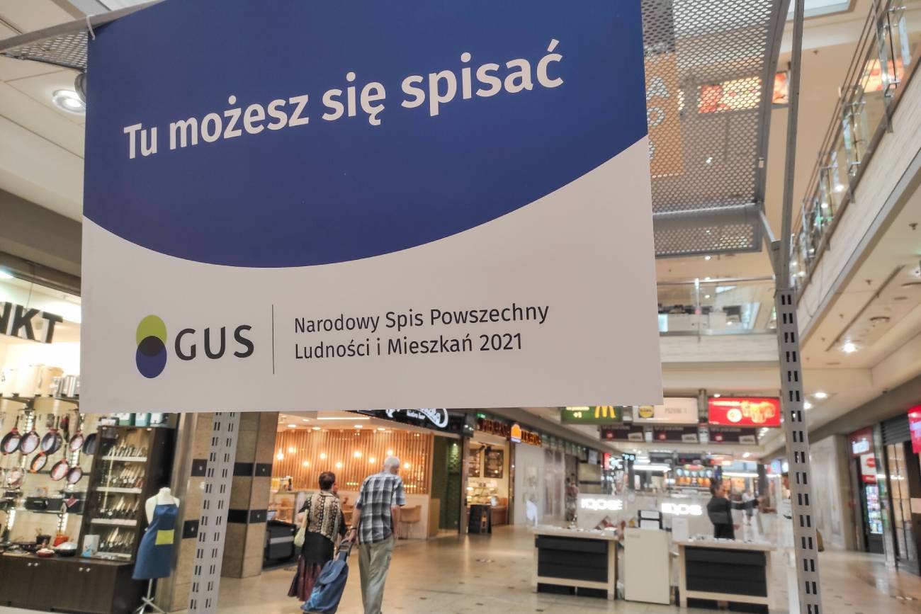 Tablica GUS zachęcająca do udziału w Spisie Powszechnym 2021