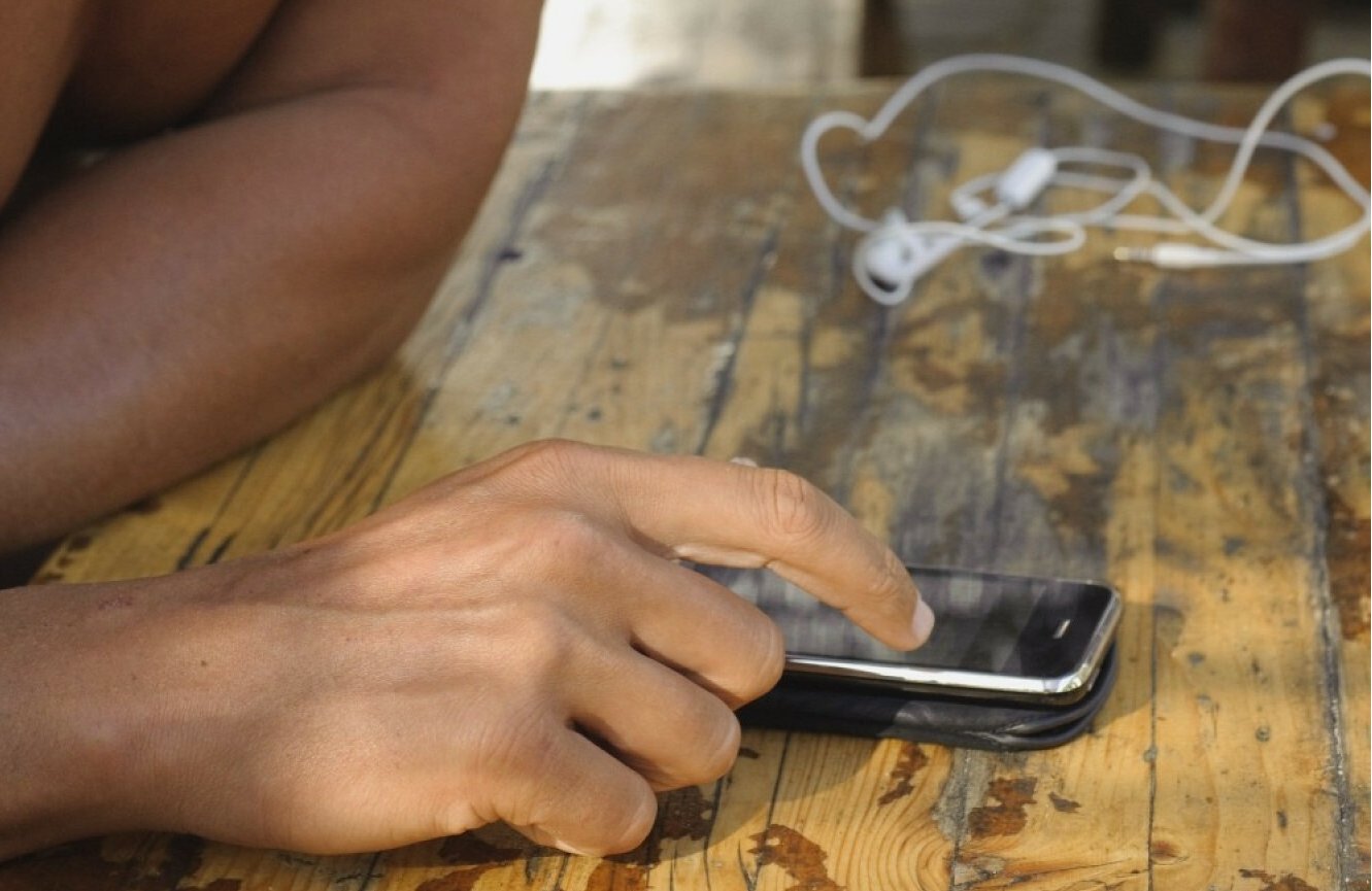 Zestawy słuchawkowe na kabel, które wymagają Bluetooth? Sprytny pomysł chińczyków.