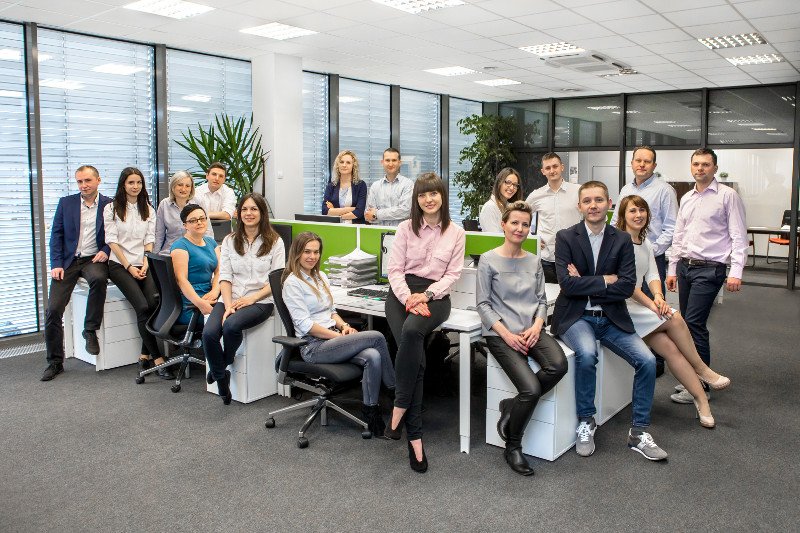 Grupa Press Glass to największy polski producent szyb zespolonych o międzynarodowej renomie. Firma z Nowej Wsi spod Częstochowy posiada fabryki w Polsce, Chorwacji, Wielkiej Brytanii i Stanach Zjednoczonych