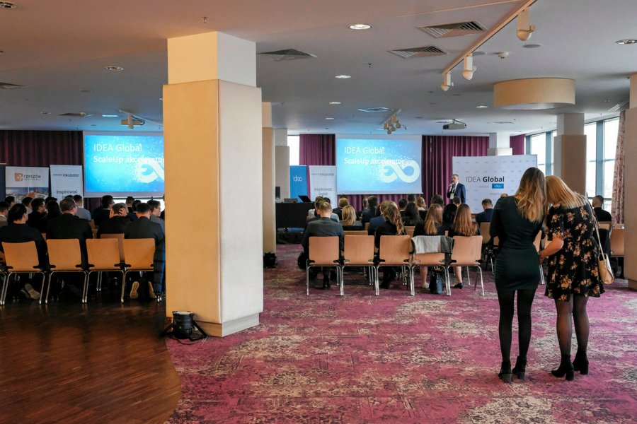 Nieumiejętność komunikacji korzyści - to przyczyna niepowdzeń i upadku start-upów według Michała Sadowskiego z Brand24.