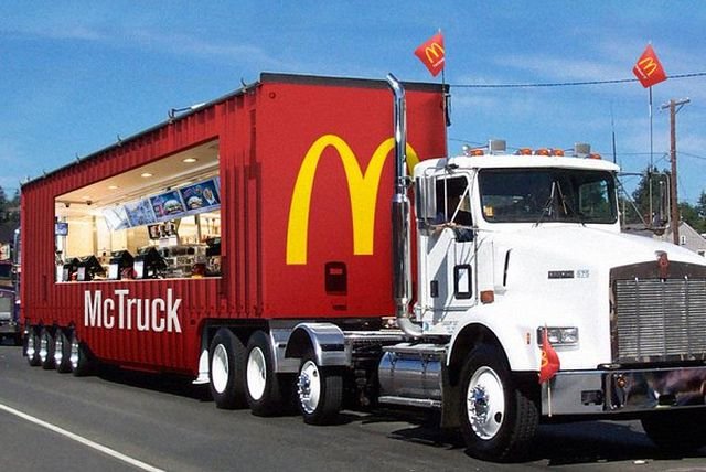 Food truck McDonald's w Szwecji