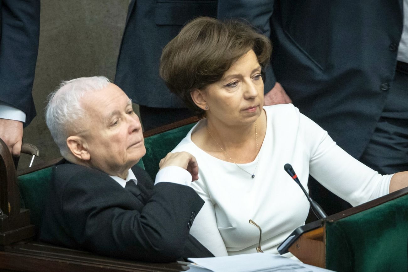 Jarosław Kaczyński i minister Marlena Maląg głowią się nad tym, jak skusić seniorów wcześniejszymi emeryturami