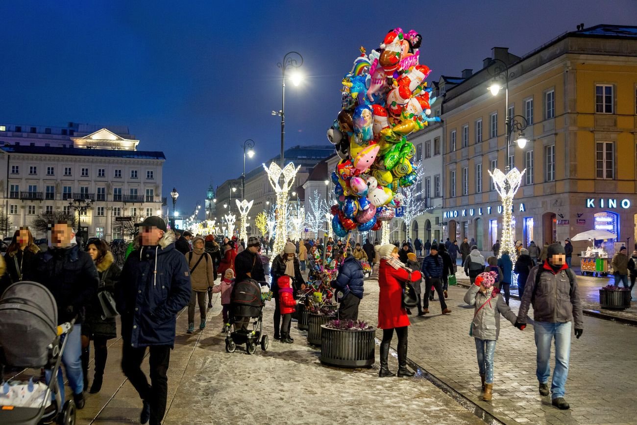 Wszędzie, gdzie pojawi się trochę ludzi, pojawiają się i oni: sprzedawcy balonów i innych plastikowych gadżetów