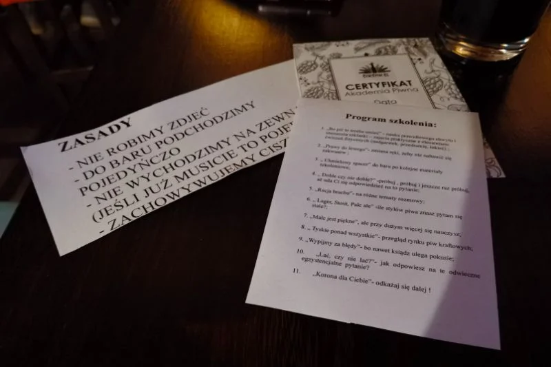 Tak, widzimy napis "nie robimy zdjęć". Wszyscy cykali jednak selfiacze jak źli.