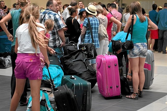 Mężczyzna przywiózł w walizce z wakacji w Egipcie 2,5 kg zakazanej "pamiątki". Dziś grozi mu więzienie.