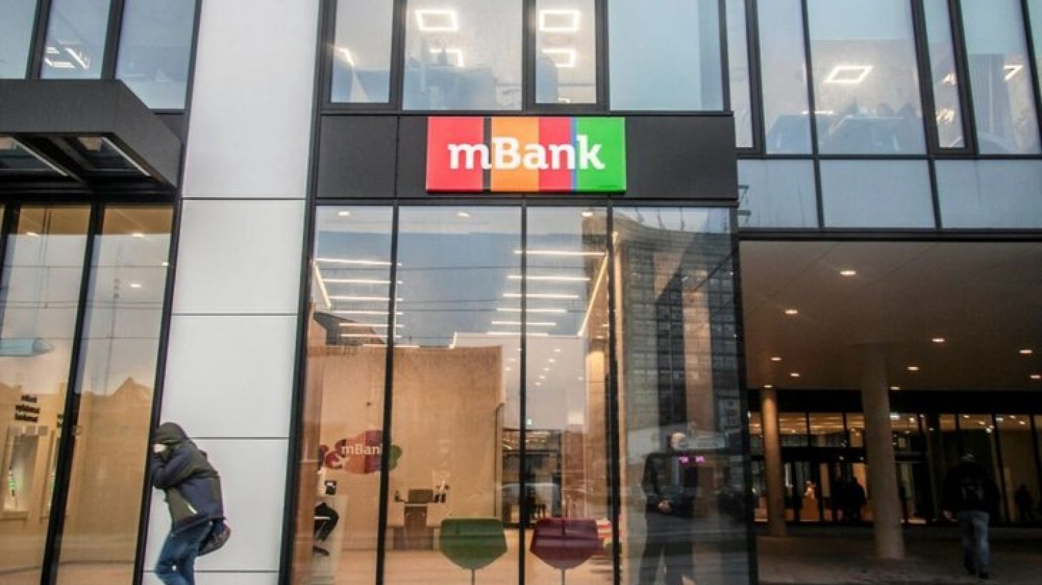 Commerzbank wycofuje się z decyzji sprzedaży udziałów mBanku.