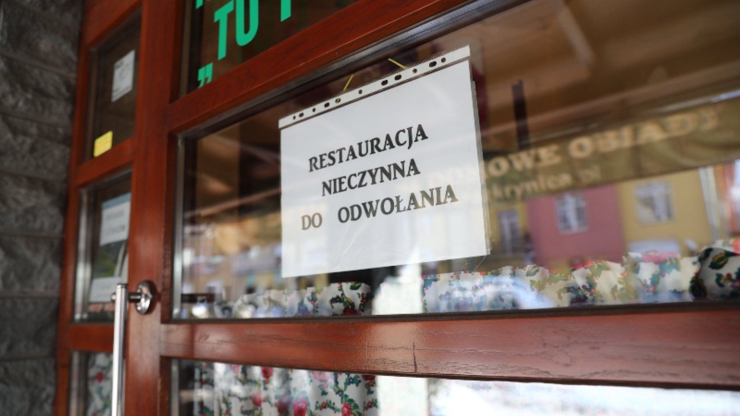 Obostrzenia w Polsce nie wypadają najsurowiej na tle innych krajów europejskich.