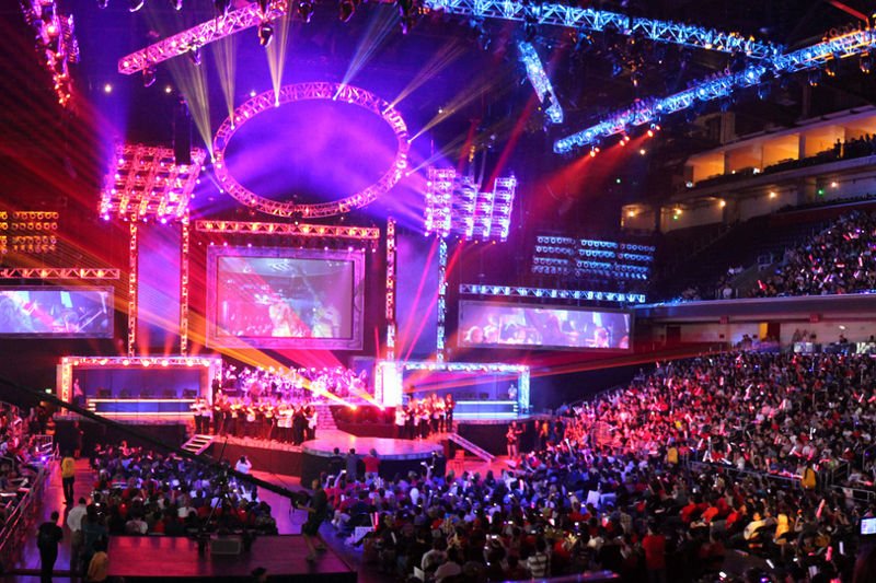 Finały esportowych rozgrywek przyciągają dziesiątki tysięcy fanów.