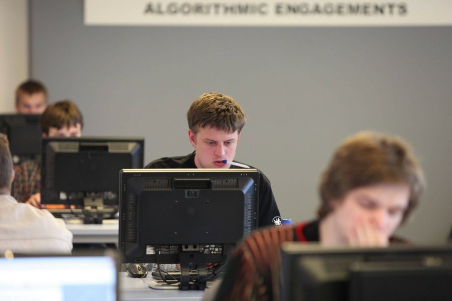 Start-upowcy nie powinni zakładać, że reklamy będą głównym źródłem finansowania ich firmy.