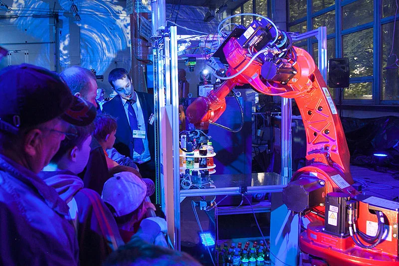 PIAP 22 maja organizuje kolejną Noc Robotów. Misją maszyn będzie ochrona bezpieczeństwa zwiedzających.