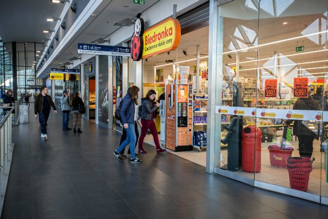 Sklep na dworcu kolejowym w Poznaniu - to jeden z punktów otwartych w niedziele wolne od handlu