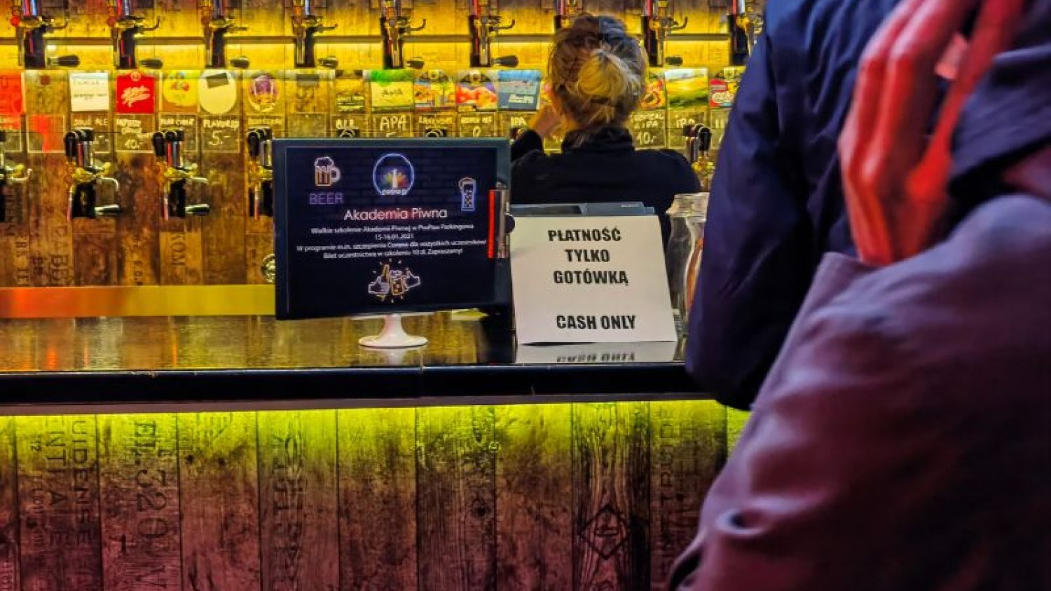 Kup Pan certyfikat, szklanki tanio dorzucę.