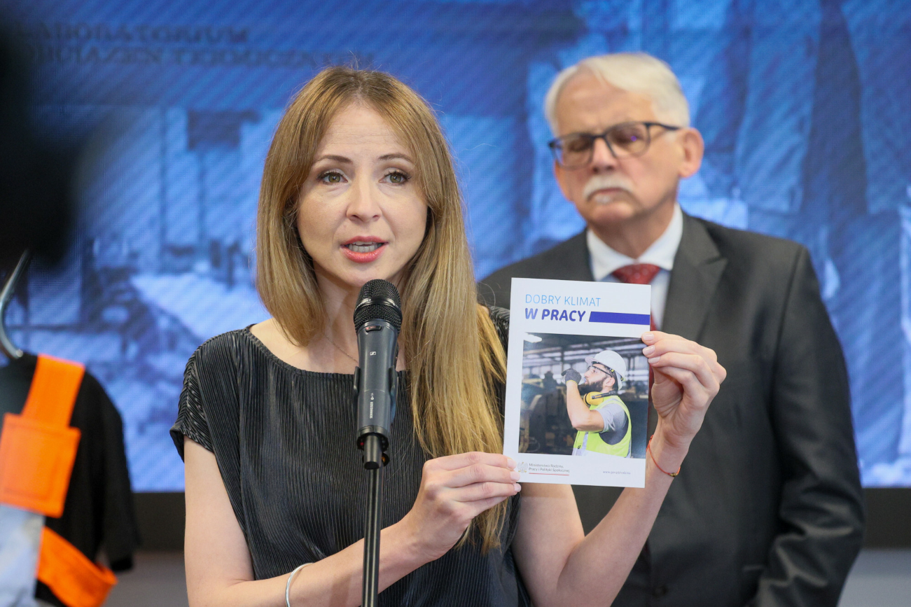 Resort pracy podejmuje walkę z tzw. umowami śmieciowymi.