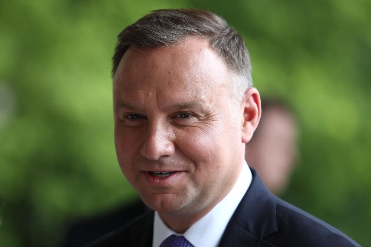 Prezydent Andrzej Duda prze kolejną kadencję zarobi ponad 1,2 mln złotych.