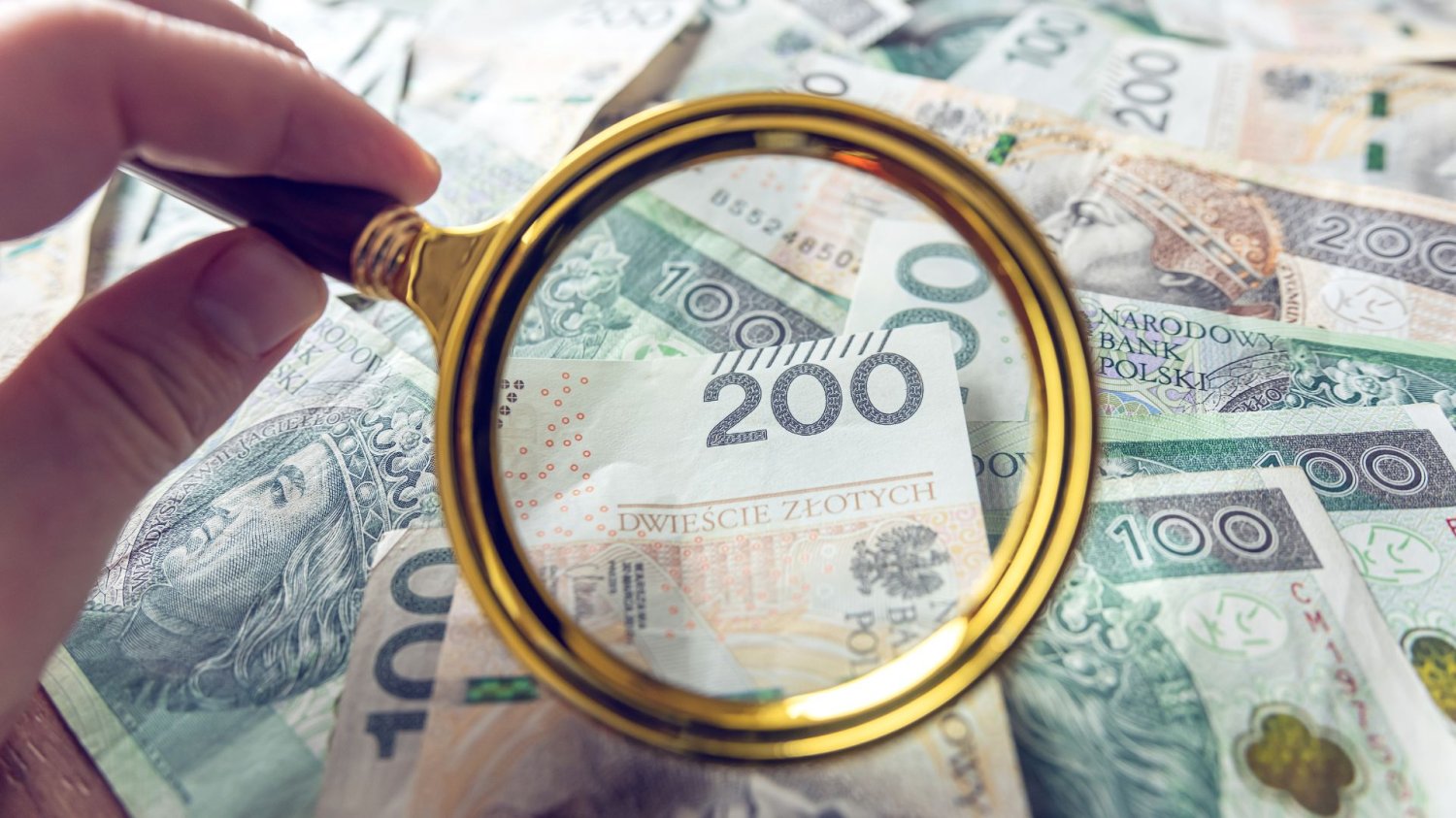 Pieniądze pod lupą. Od 24 grudnia 2025 r. wchodzi pierwsza nowelizacja o transparentnych wynagrodzeniach.