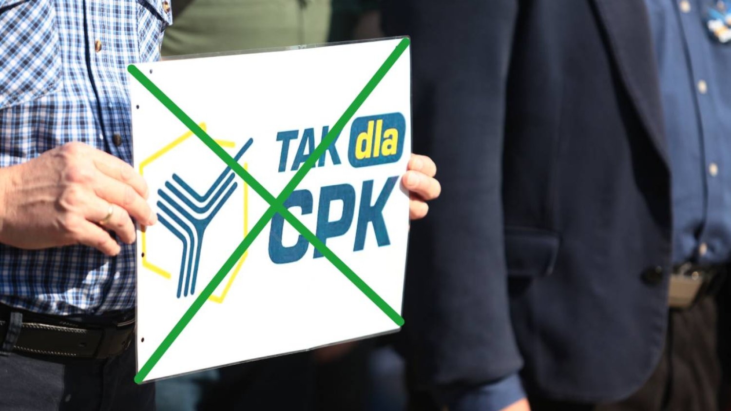 Przekreślona tabliczka "Tak dla CPK".