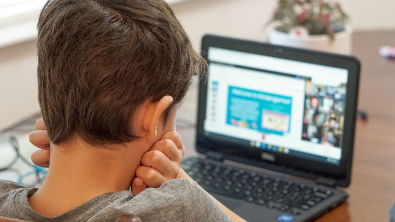 Nie wszyscy uczniowie dostaną laptopy we wrześniu