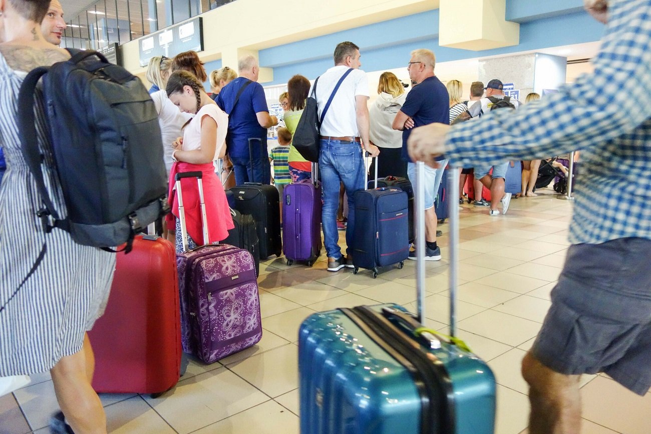 Turyści na lotnisku