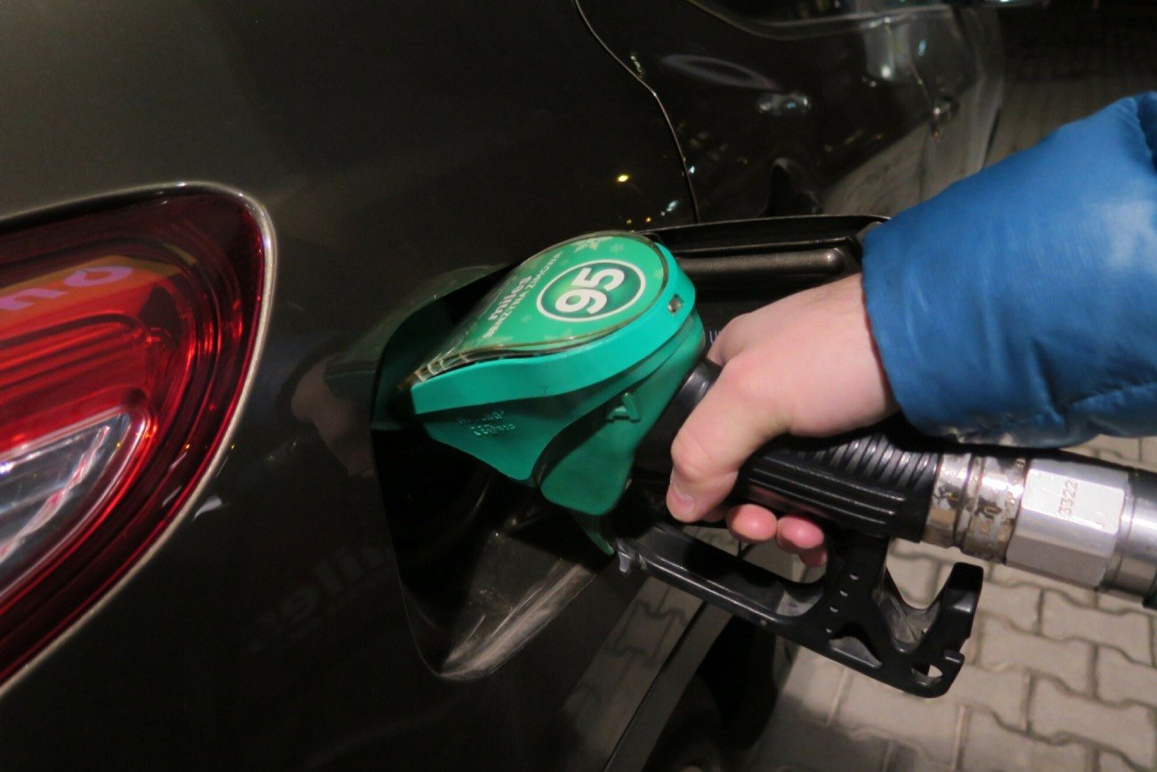 Tankowanie benzyny.