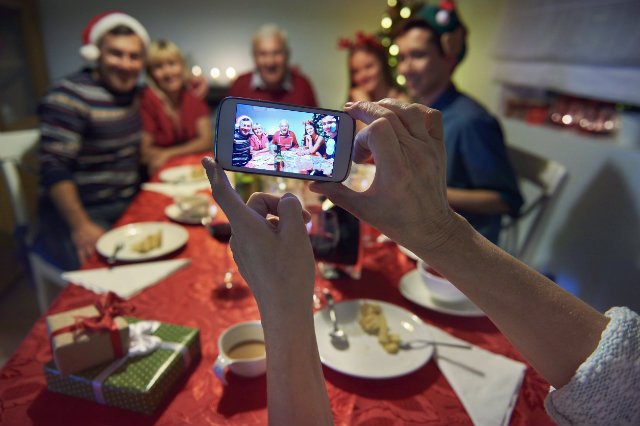 Święta to teoretycznie czas, w którym powinniśmy się „zresetować”. Zapomnieć na chwilę o nieukończonych zadaniach i oddać się błogiemu lenistwu. To jednak tylko teoria