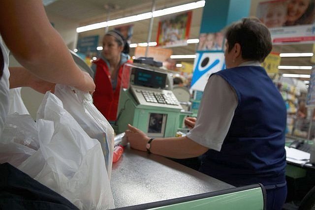 Włoscy parlamentarzyści chcą zakazu handlu w niedziele.