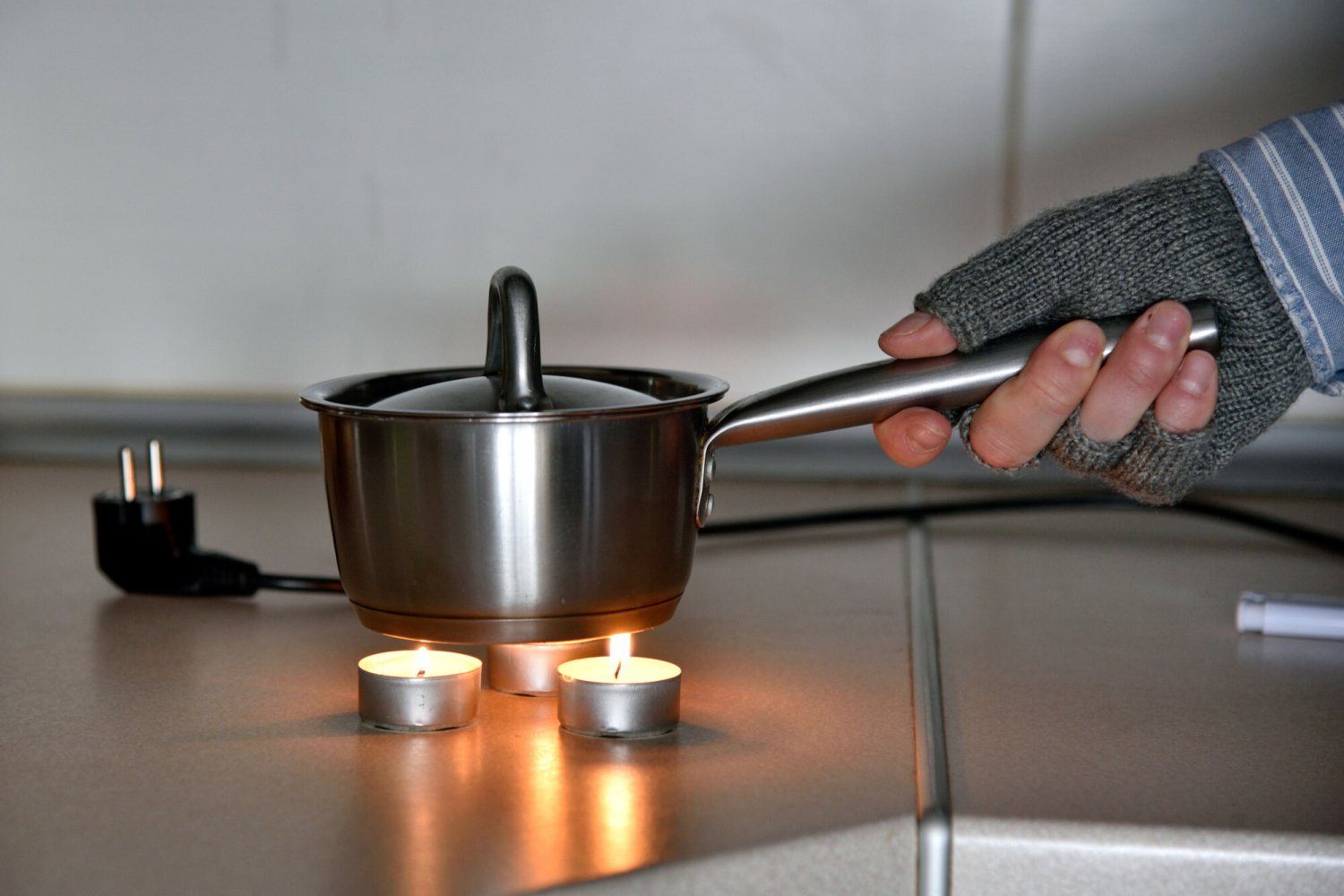 Zachęta dla oszczędzających prąd. Rachunki mają być niższe. Rząd pracuje nad nowym programem