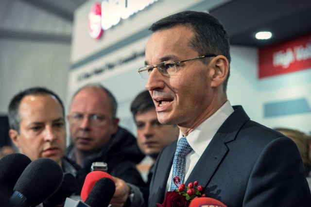 Minister Finansów Mateusz Morawiecki podczas wizyty w gdańskim terminalu kontenerowym podzielił się swoimi opiniami na temat zamieszania wokół budzących kontrowersje „ustaw sądowych”