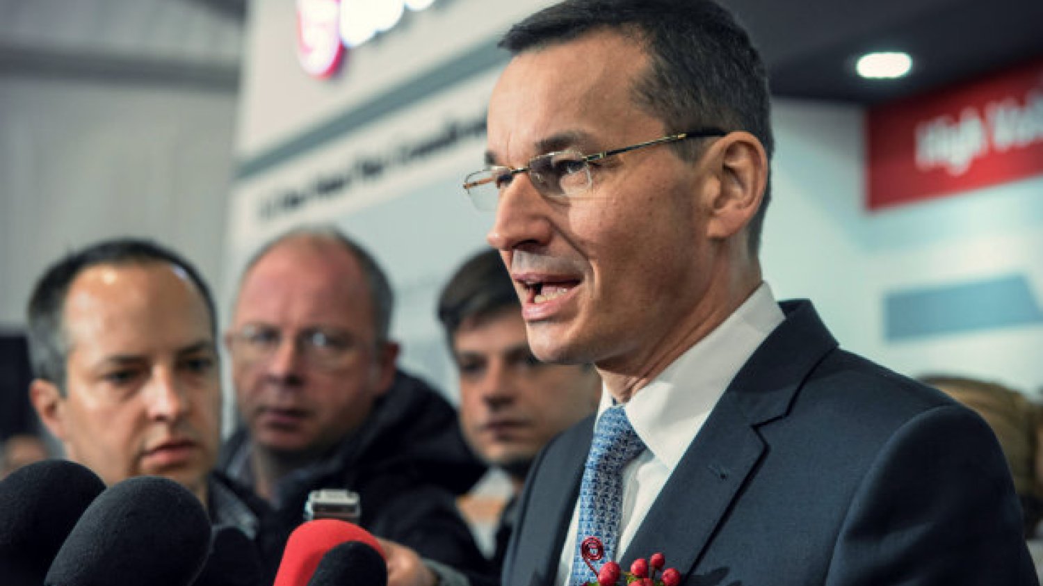 Minister Finansów Mateusz Morawiecki podczas wizyty w gdańskim terminalu kontenerowym podzielił się swoimi opiniami na temat zamieszania wokół budzących kontrowersje „ustaw sądowych”