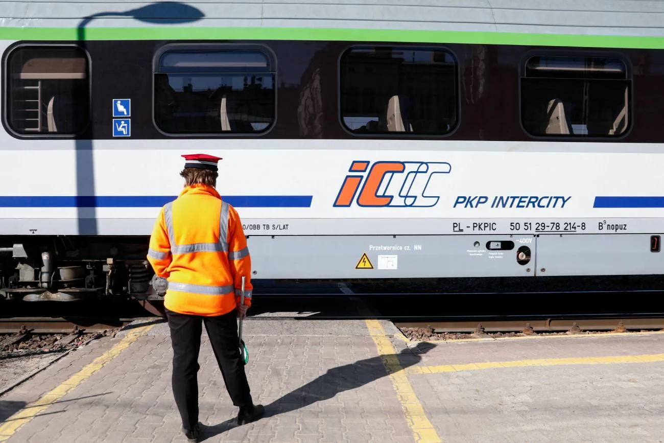 pociąg PKP Intercity na stacji