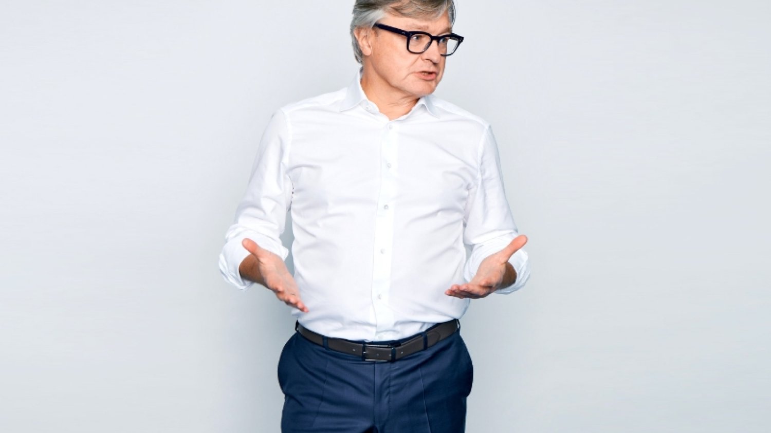 O ekologicznym budownictwie modułowym rozmawiamy z Dariuszem Grzeszczakiem, prezesem i współwłaścicielem ERBUD,  jednej z czołowych grup budowlanych w Polsce, zajmujących się generalnym wykonawstwem inwestycji mieszkalnych i infrastrukturalnych