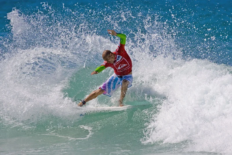 Hasło Quiksilver od razu kojarzy się z falami, plażą i słońcem.