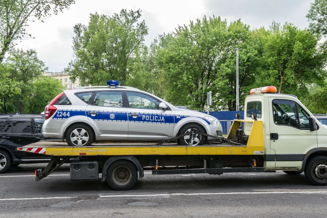 Polska Policja nie ma wykupionego autocasco na flotę. Funkcjonariusze kupują AC samodzielnie