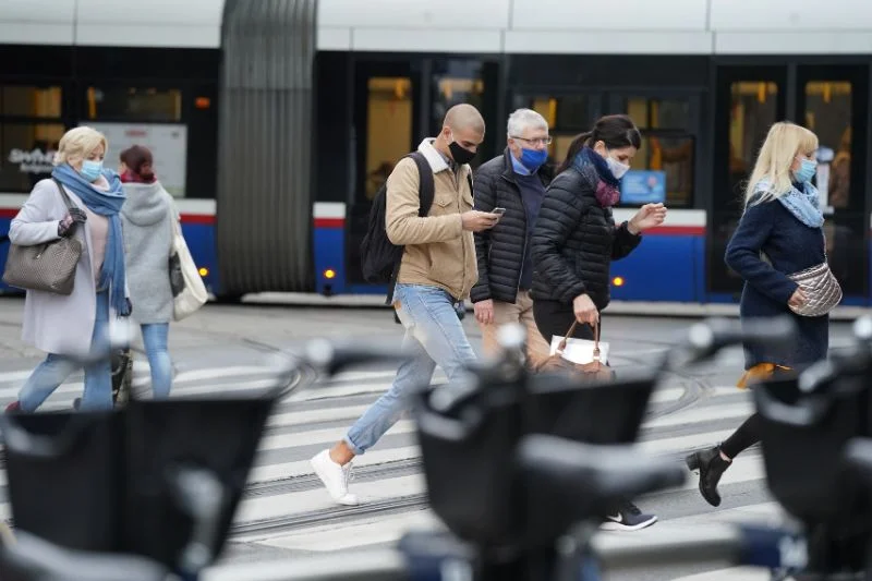 Każda podroż transportem publicznym może skończyć się infekcją.