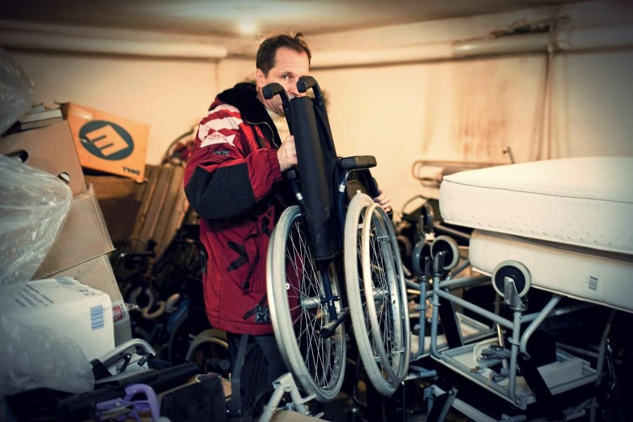 Być może niedługo nie będzie gdzie kupić wózka inwalidzkiego.